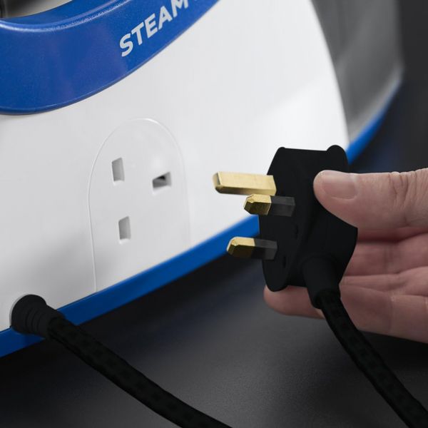 Russell Hobbs Power 95 Steam Generator Iron