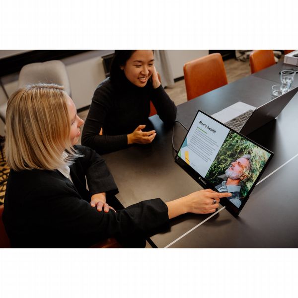 Verbatim PMT-17-4K Portable Touchscreen Monitor 17.3\