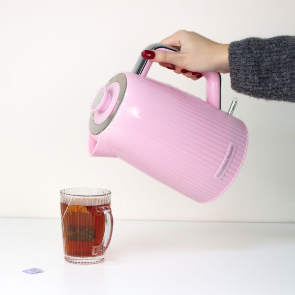 Hamilton Beach Miami Kettle and 2 Slot Toaster Flamingo Pink