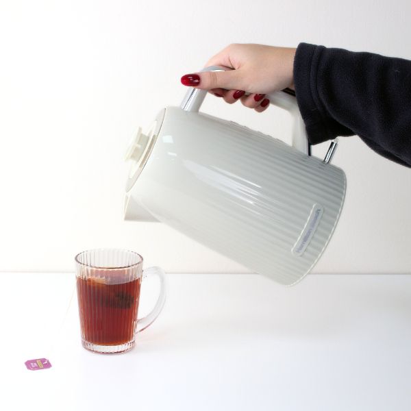 Hamilton Beach Miami Kettle & 2 Slot Toaster Bundle Sand