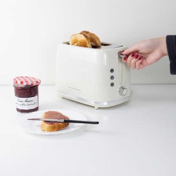 Hamilton Beach Miami Kettle & 2 Slot Toaster Bundle Sand