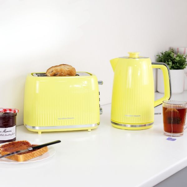 Hamilton Beach Miami Kettle & 2 Slot Toaster Banana Split